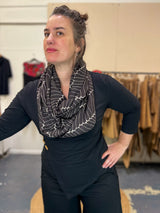 Loop de loop Scarf - Black & Grey Wave