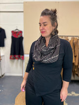 Loop de loop Scarf - Black & Grey Wave