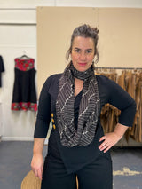 Loop de loop Scarf - Black & Grey Wave